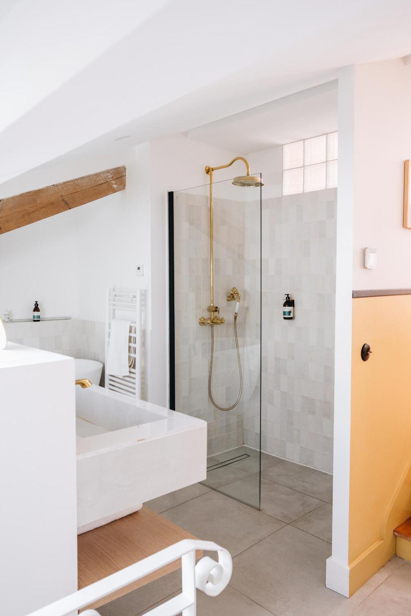 Le Château Réal Saint-Seurin-de-Cadourne Habitación foto
