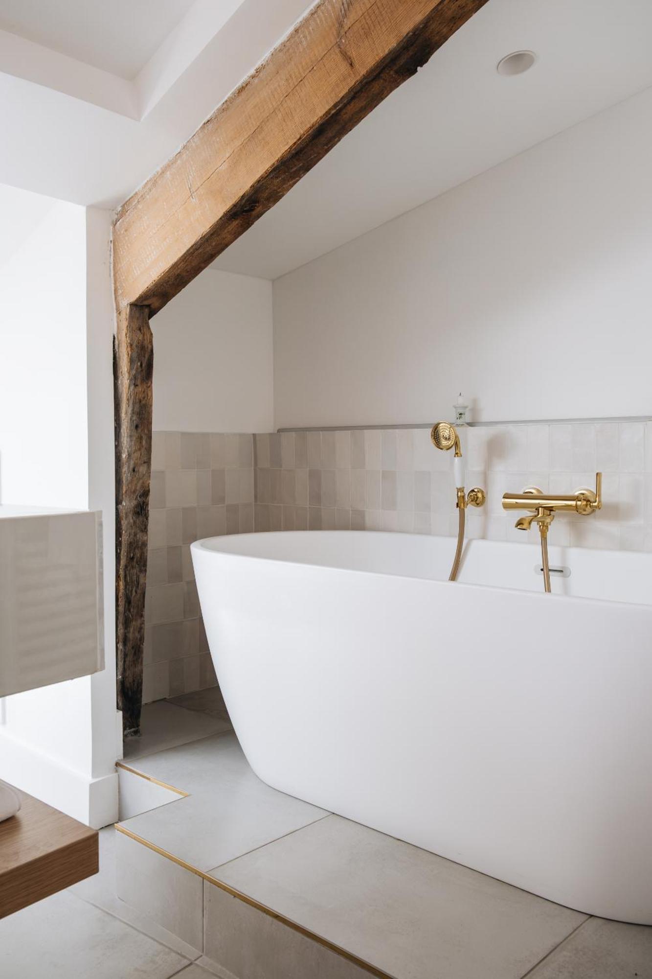 Le Château Réal Saint-Seurin-de-Cadourne Habitación foto