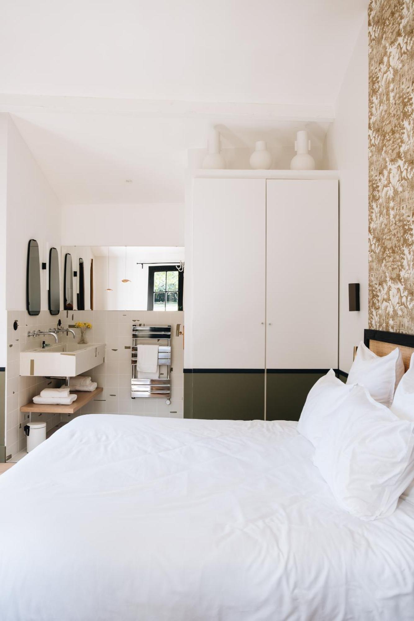 Le Château Réal Saint-Seurin-de-Cadourne Habitación foto