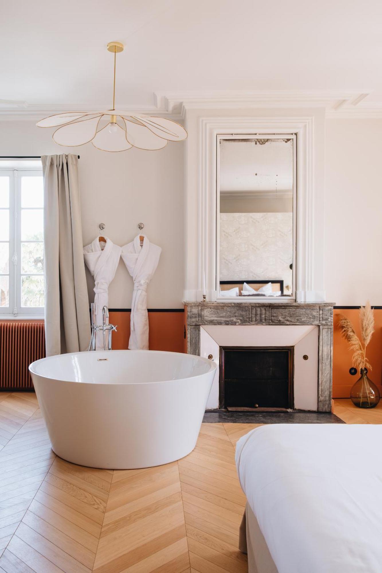 Le Château Réal Saint-Seurin-de-Cadourne Habitación foto