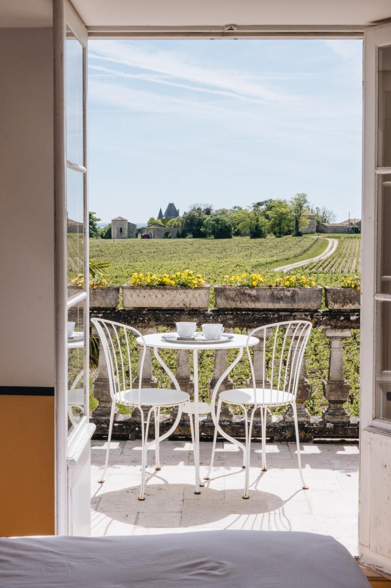 Le Château Réal Saint-Seurin-de-Cadourne Habitación foto